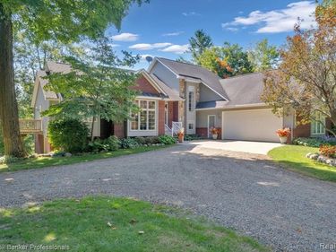 4655 Cusenza Drive, Otter Lake Vlg, MI 48464