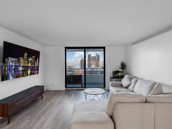 2500 Parkview Dr, Unit 2102, Hallandale Beach, FL 33009