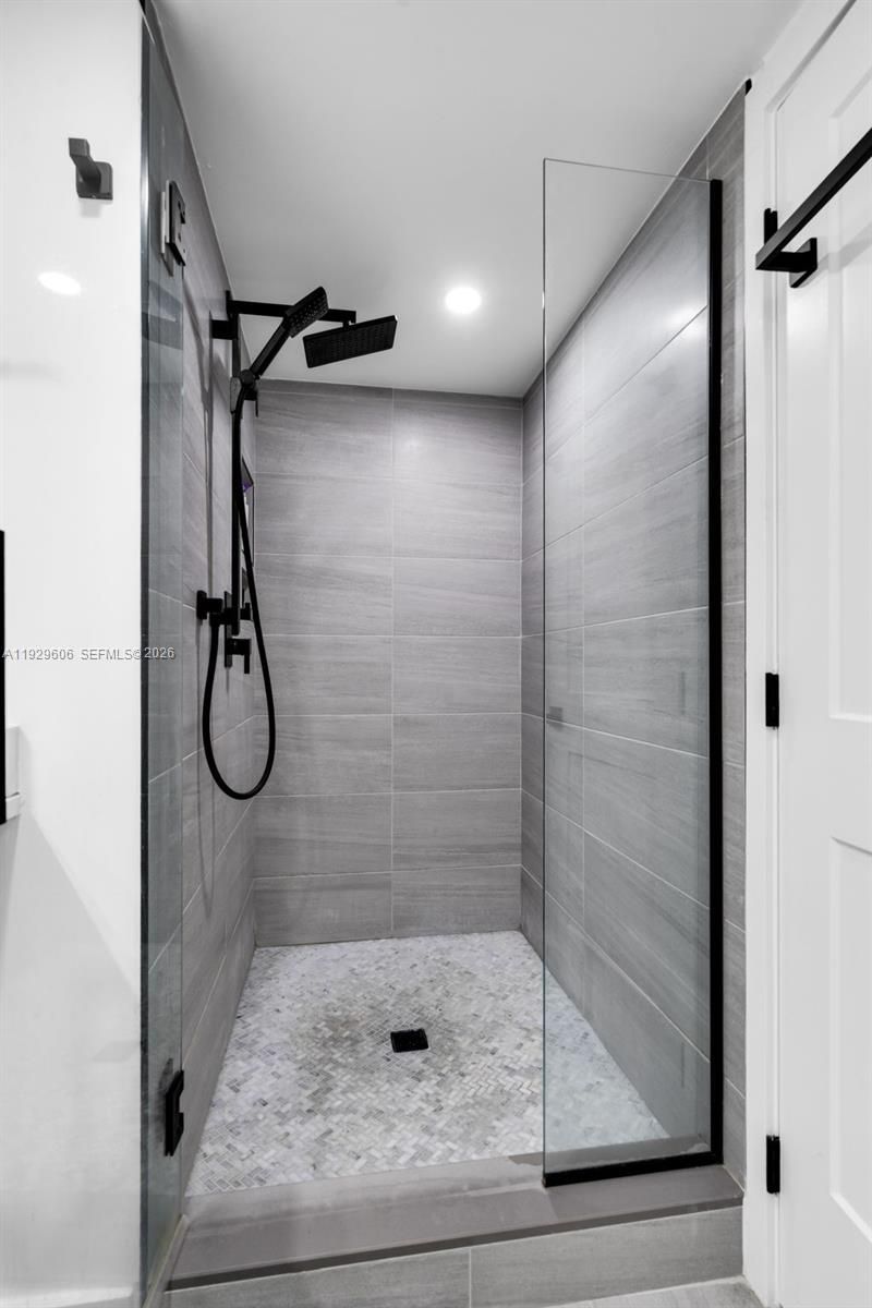 2500 Parkview Dr, Unit 2102, Hallandale Beach, FL 33009 Photo