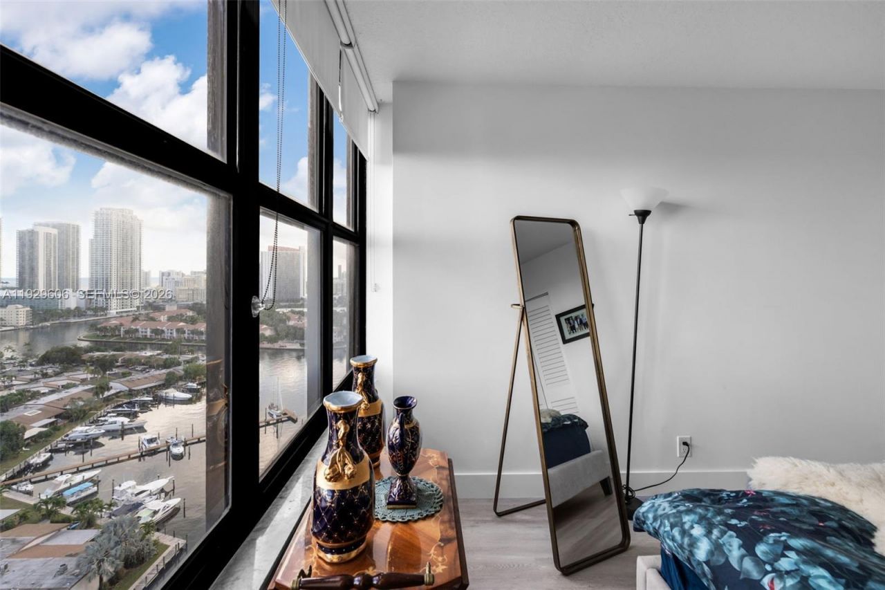 2500 Parkview Dr, Unit 2102, Hallandale Beach, FL 33009 Photo