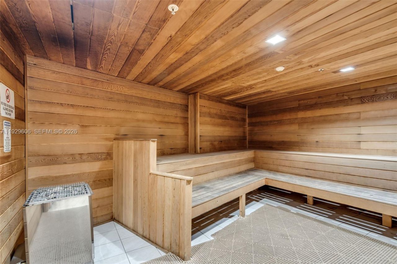 2500 Parkview Dr, Unit 2102, Hallandale Beach, FL 33009 Photo