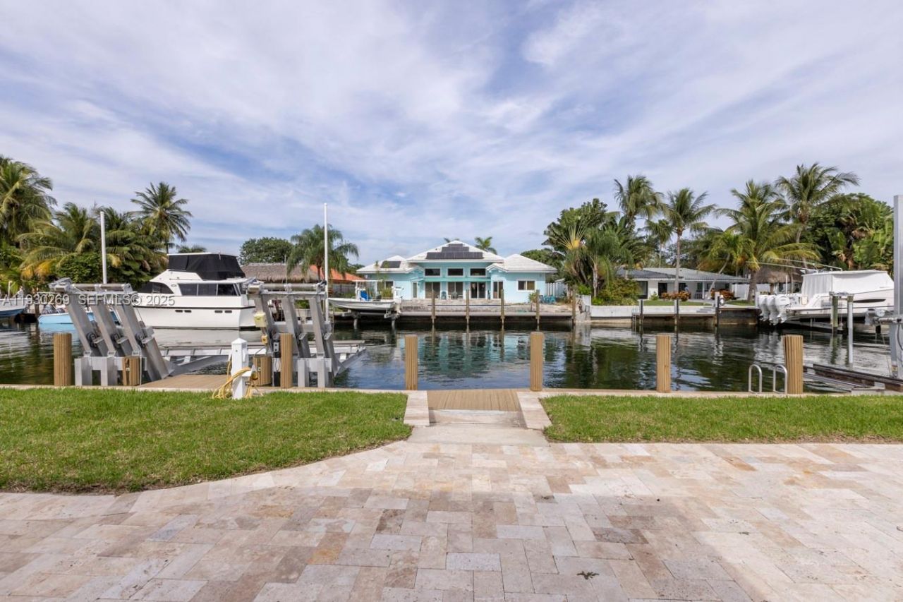 2875 NE 19th St, Pompano Beach, FL 33062 Photo