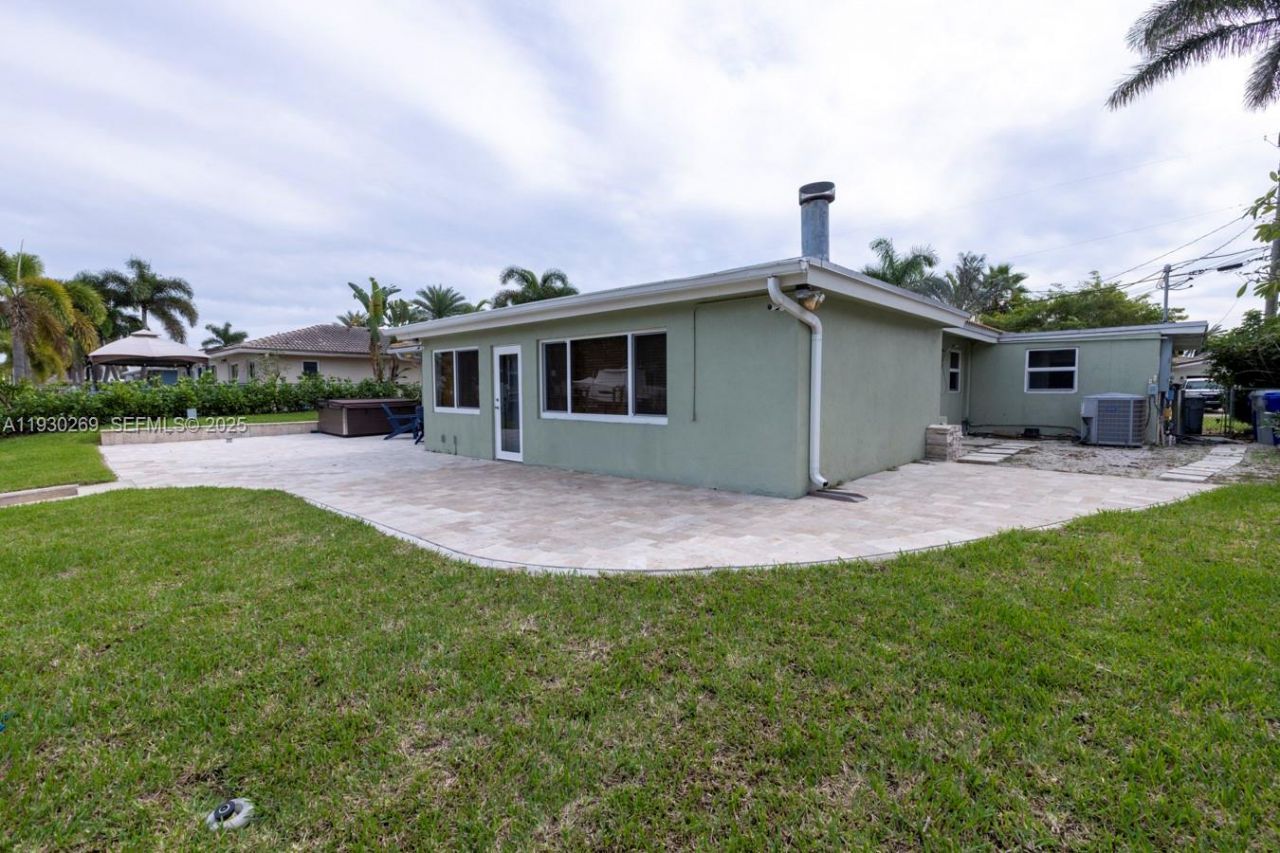 2875 NE 19th St, Pompano Beach, FL 33062 Photo