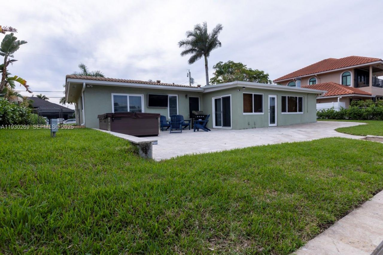 2875 NE 19th St, Pompano Beach, FL 33062 Photo
