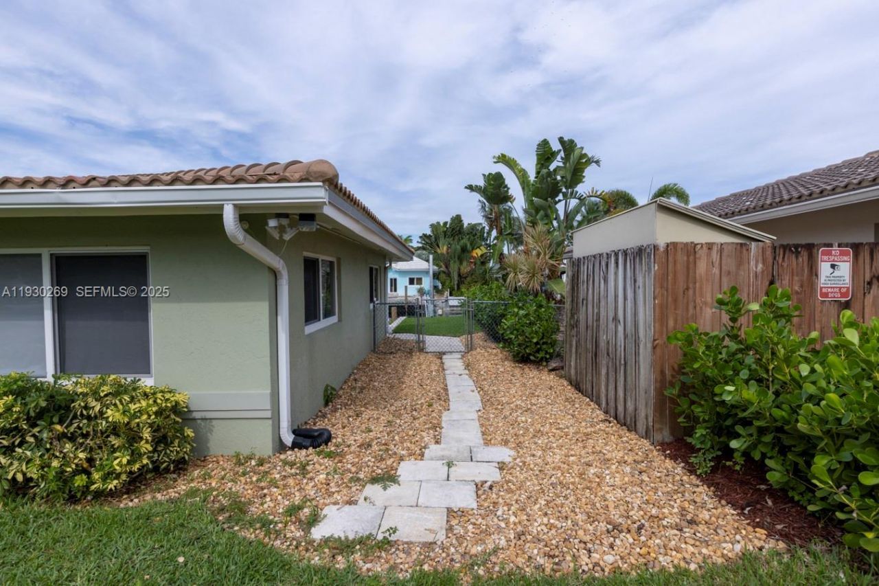 2875 NE 19th St, Pompano Beach, FL 33062 Photo