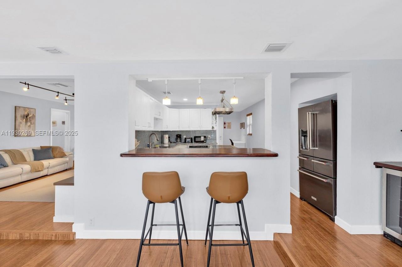 2875 NE 19th St, Pompano Beach, FL 33062 Photo