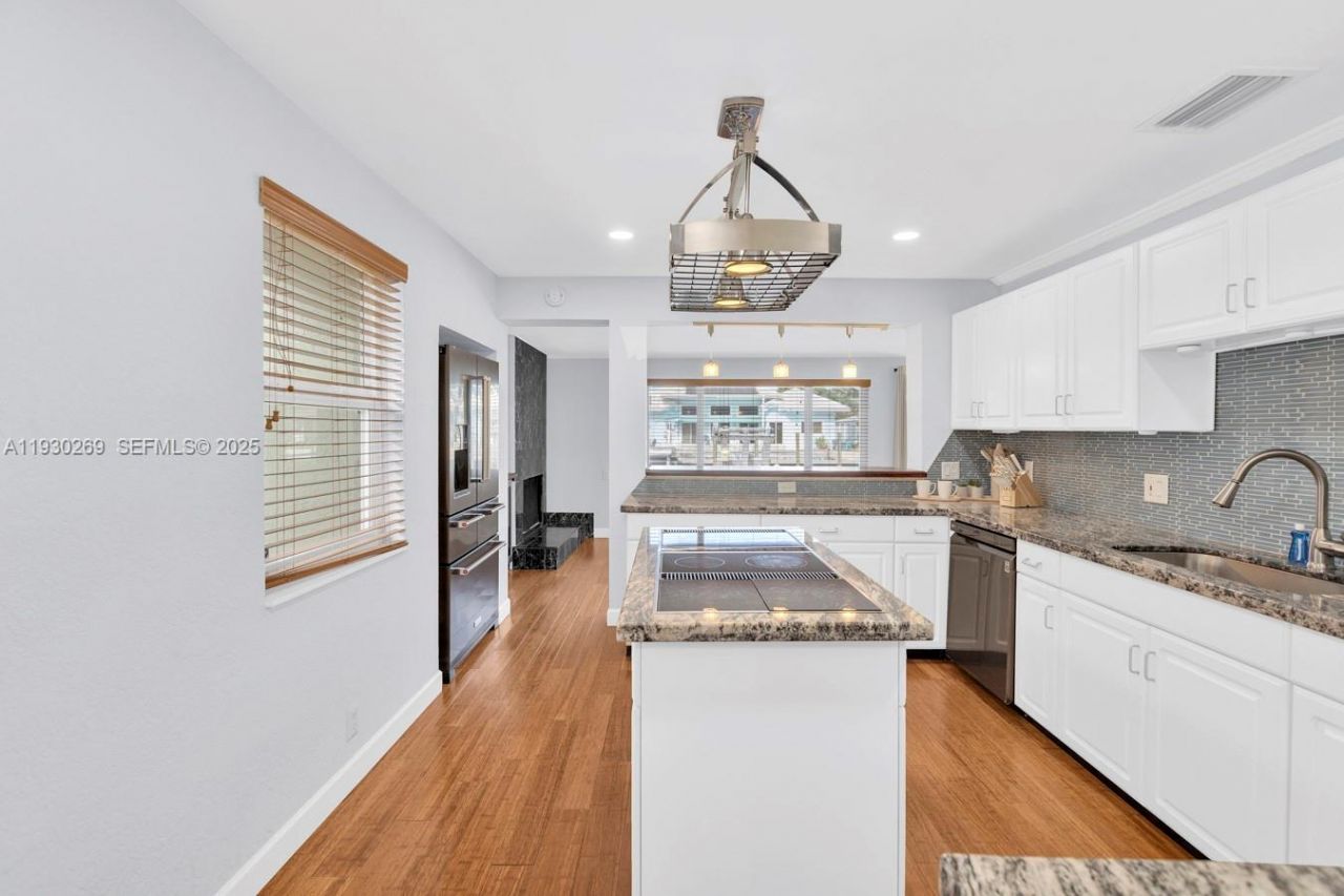 2875 NE 19th St, Pompano Beach, FL 33062 Photo