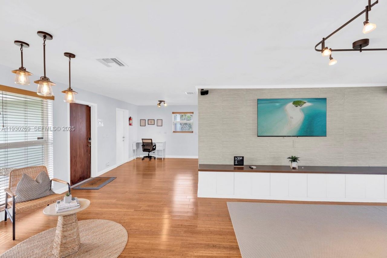 2875 NE 19th St, Pompano Beach, FL 33062 Photo