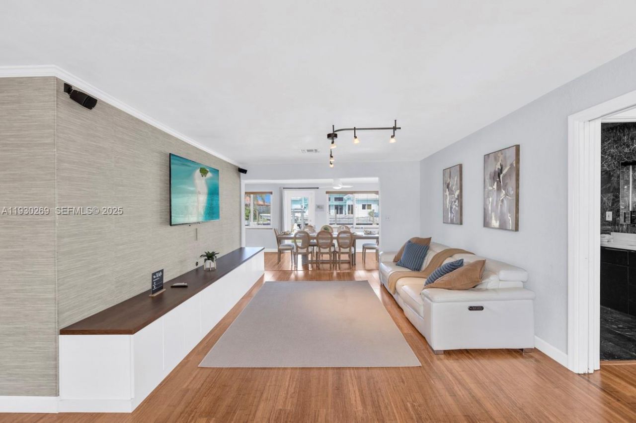 2875 NE 19th St, Pompano Beach, FL 33062 Photo