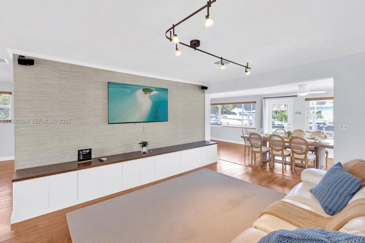 2875 NE 19th St, Pompano Beach, FL 33062 Photo