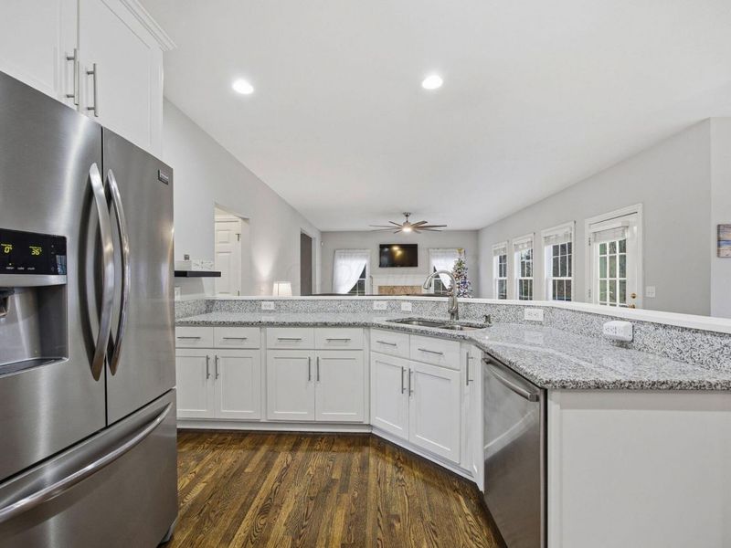 477 Stratshire Lane, Columbus, OH 43230 Photo 23