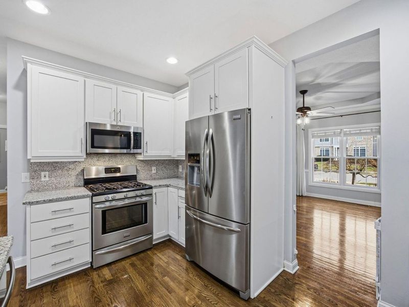 477 Stratshire Lane, Columbus, OH 43230 Photo 25