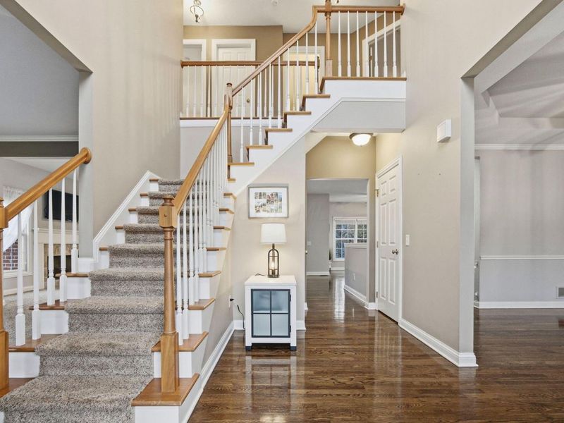 477 Stratshire Lane, Columbus, OH 43230 Photo 5