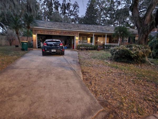 1208 LAKE SHORE BOULEVARD, TAVARES, FL 32778