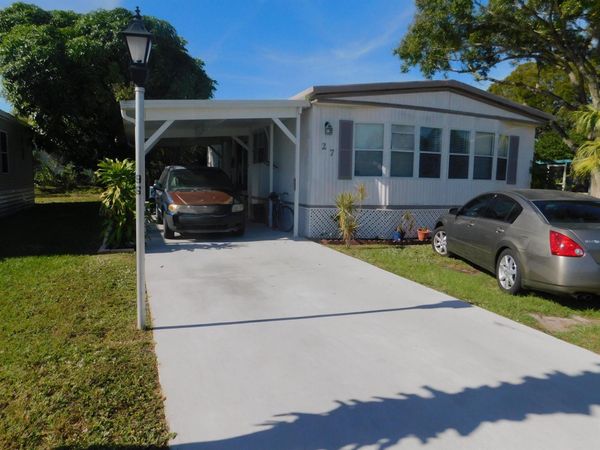 27 SE Gorda Way, Port Saint Lucie, FL 34952