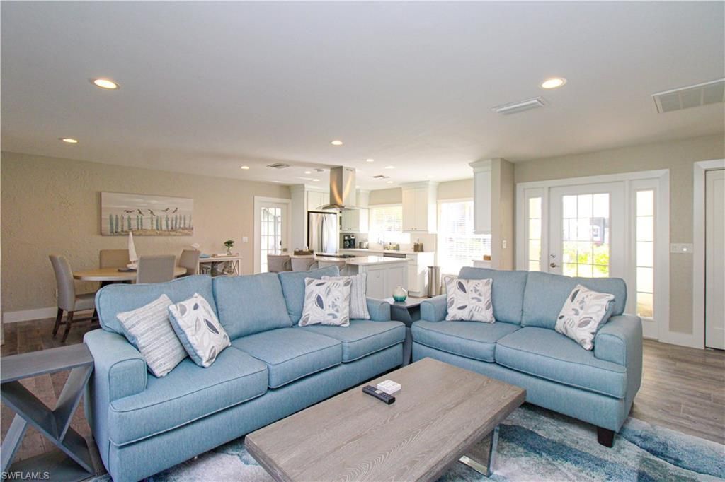 1353 Pelican Ave, Naples, FL 34102 Photo