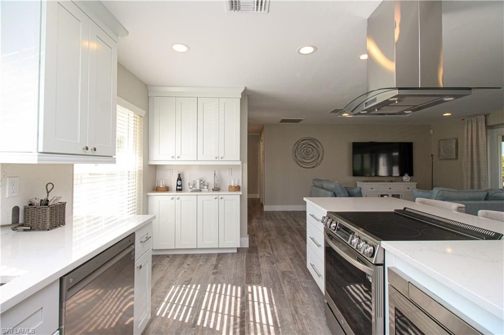 1353 Pelican Ave, Naples, FL 34102 Photo