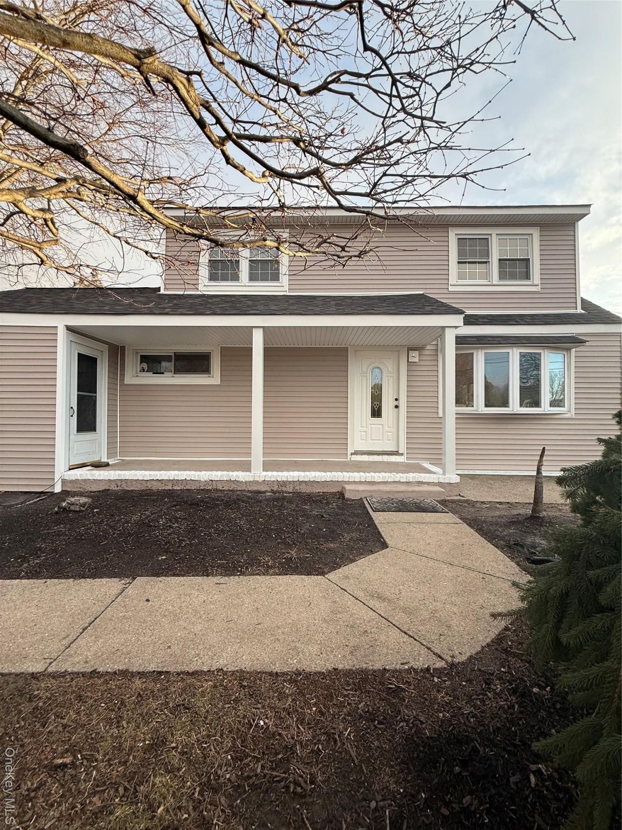 152 Gracie Drive, North Babylon, NY 11703 Main Photo