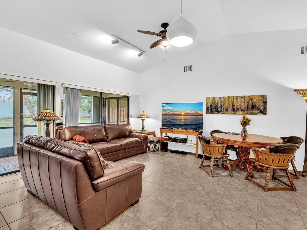 1045 NW 18th Avenue, Delray Beach, FL 33445 Photo