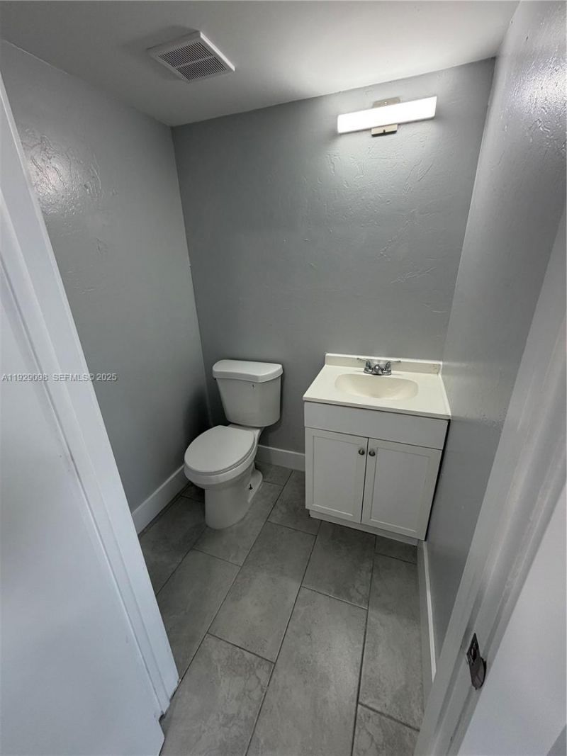 2700 Evans Ave, Unit 5, Fort Myers, FL 33901 Photo