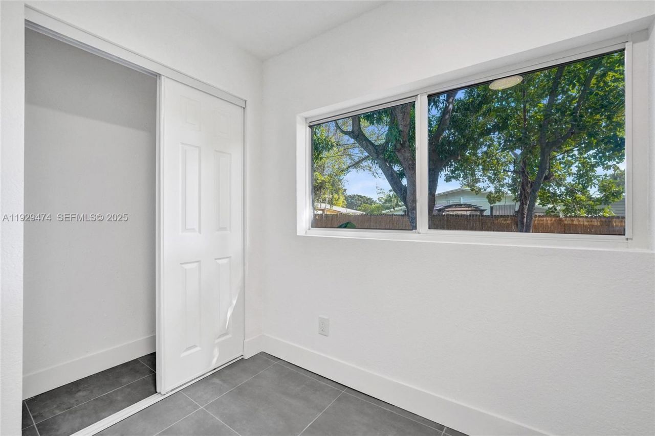 680 SW 29th Ter, Fort Lauderdale, FL 33312 Photo