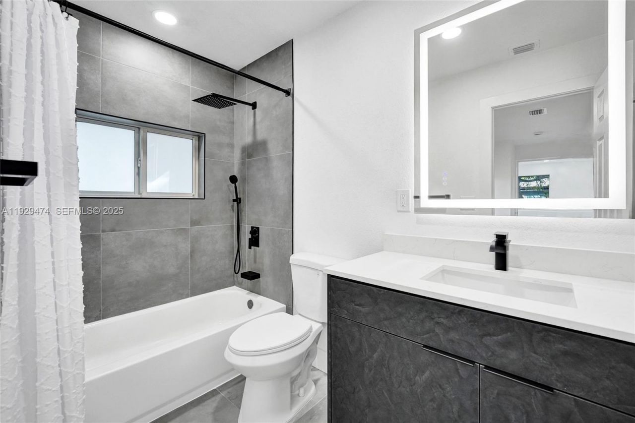 680 SW 29th Ter, Fort Lauderdale, FL 33312 Photo