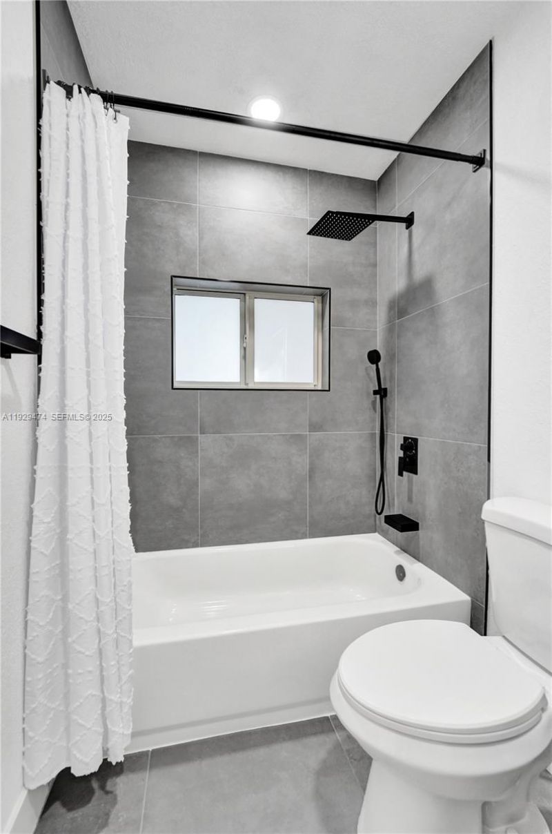 680 SW 29th Ter, Fort Lauderdale, FL 33312 Photo