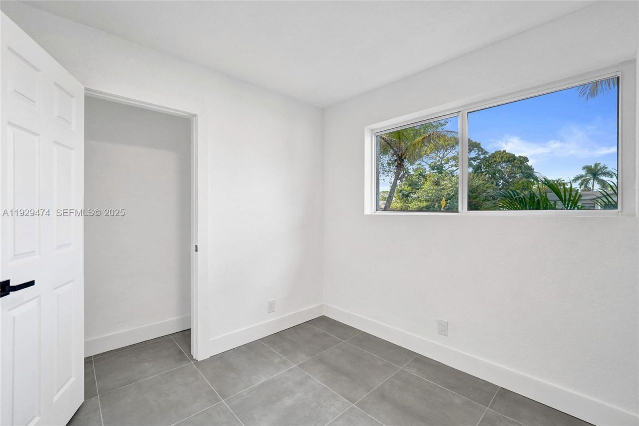 680 SW 29th Ter, Fort Lauderdale, FL 33312 Photo