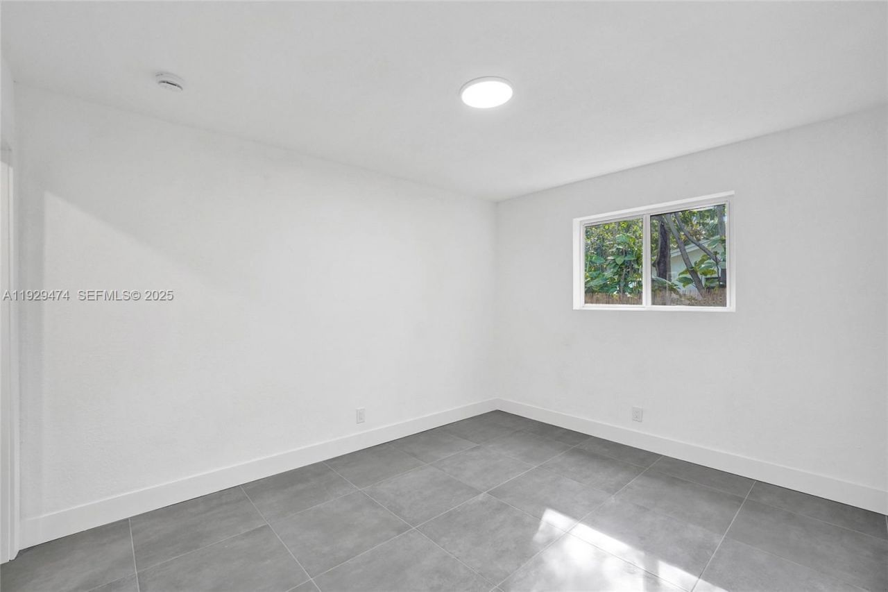 680 SW 29th Ter, Fort Lauderdale, FL 33312 Photo