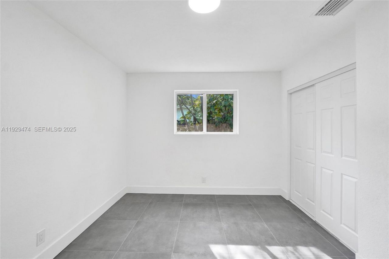 680 SW 29th Ter, Fort Lauderdale, FL 33312 Photo