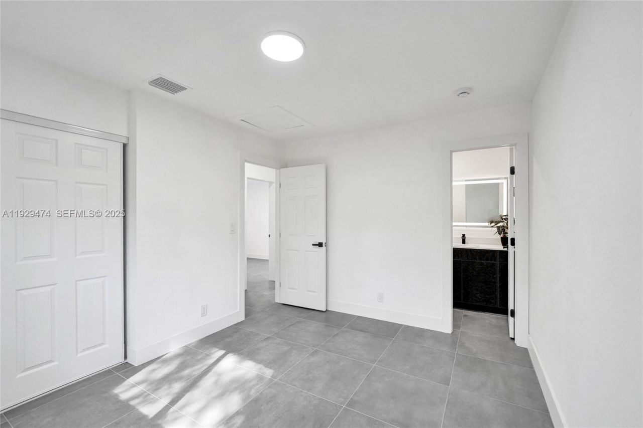 680 SW 29th Ter, Fort Lauderdale, FL 33312 Photo