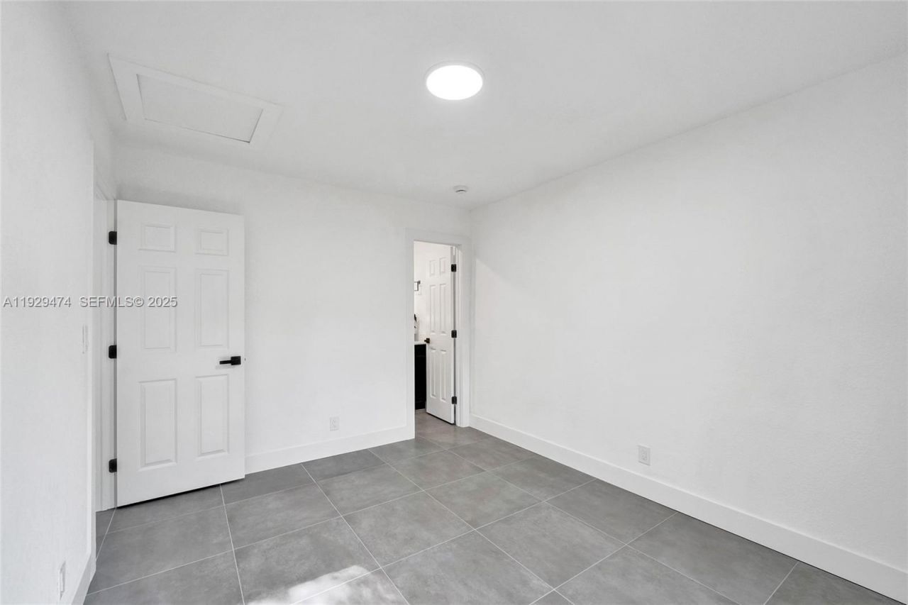 680 SW 29th Ter, Fort Lauderdale, FL 33312 Photo