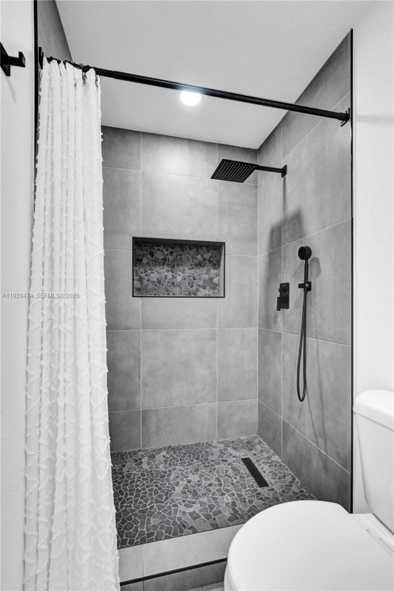 680 SW 29th Ter, Fort Lauderdale, FL 33312 Photo