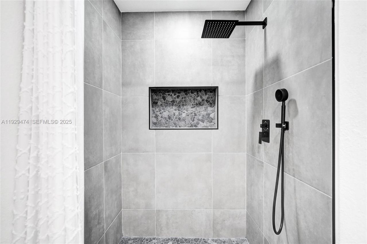 680 SW 29th Ter, Fort Lauderdale, FL 33312 Photo