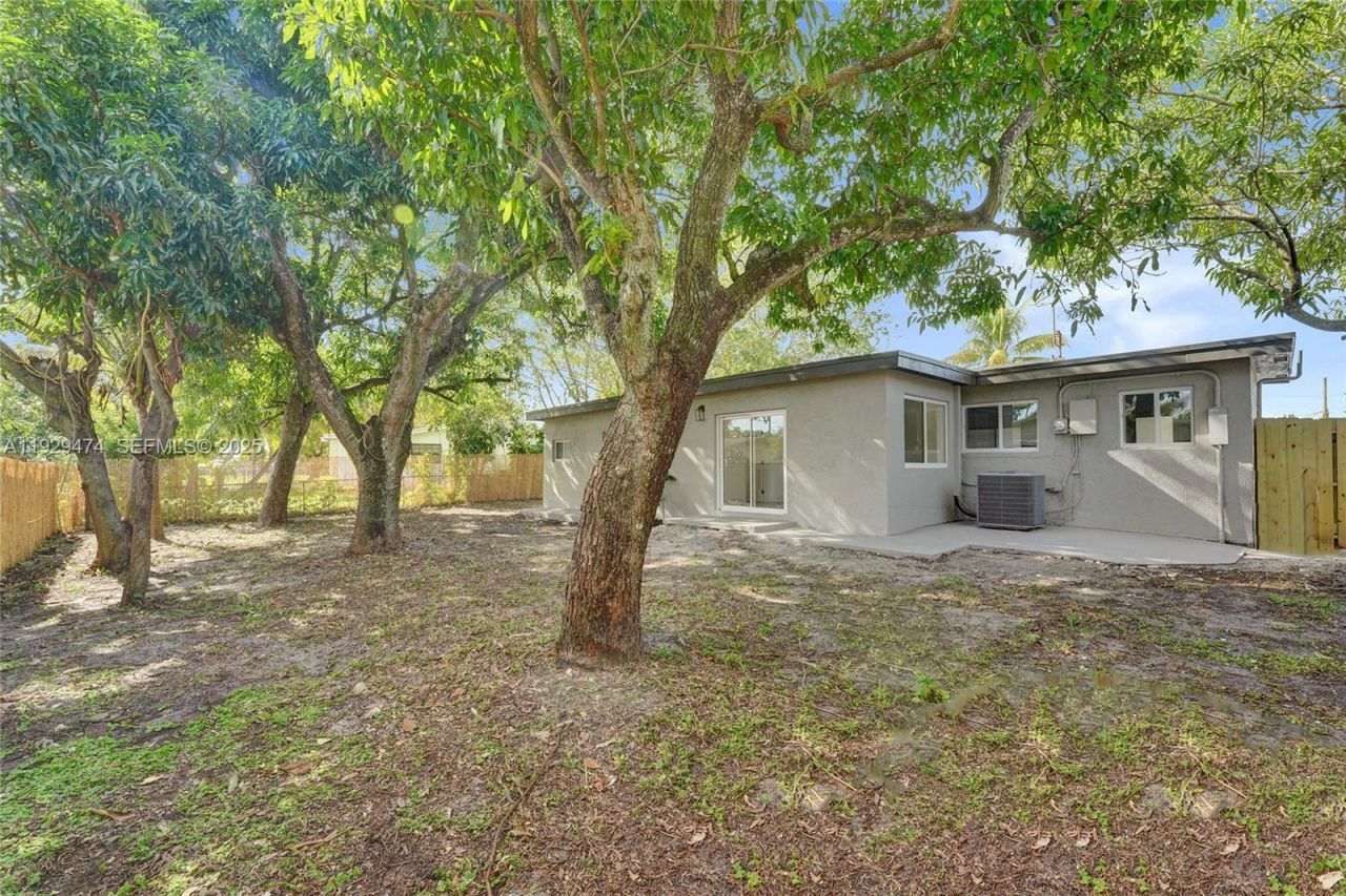680 SW 29th Ter, Fort Lauderdale, FL 33312 Photo