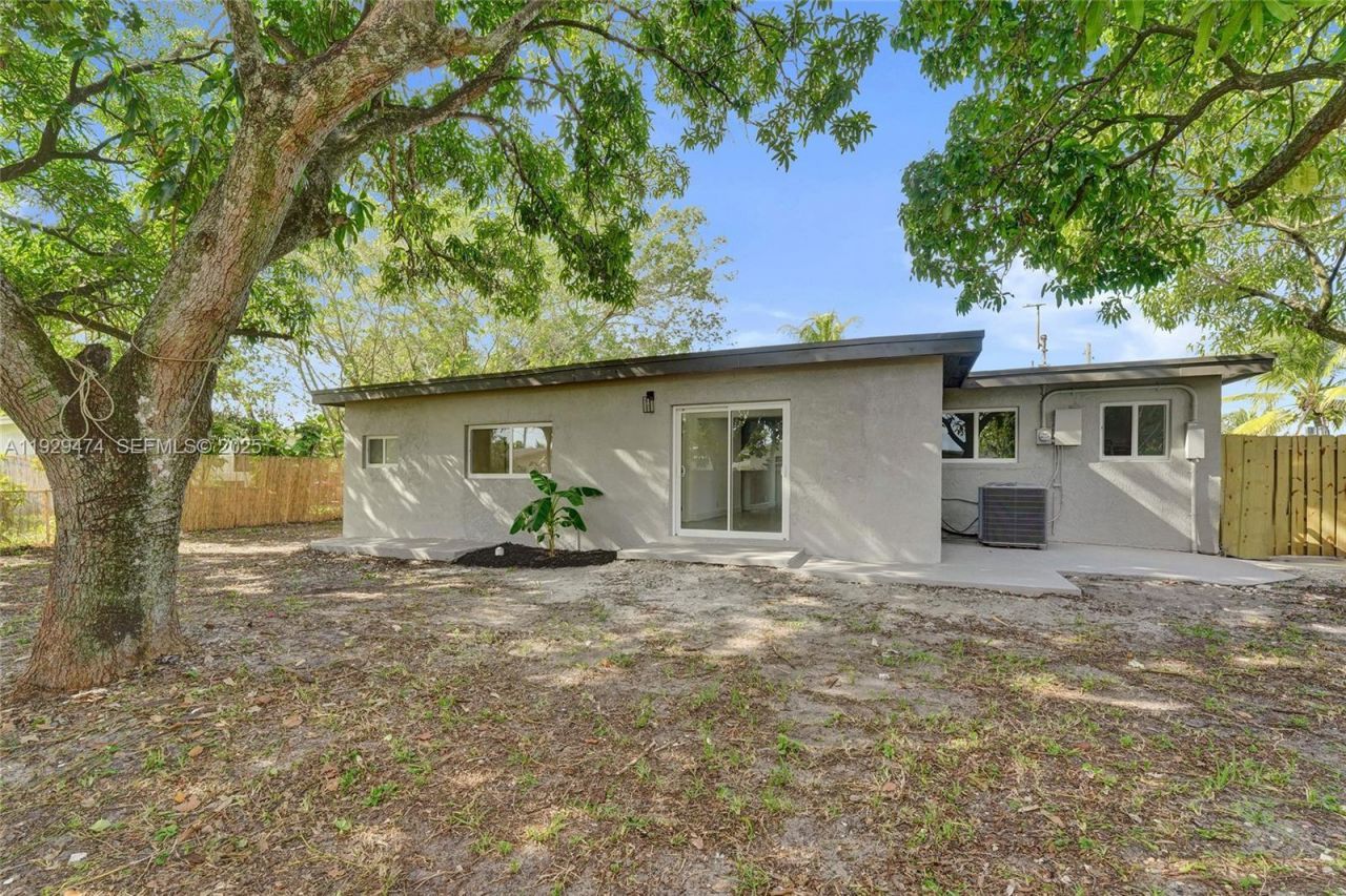 680 SW 29th Ter, Fort Lauderdale, FL 33312 Photo