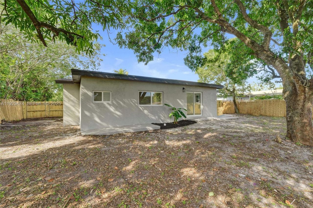 680 SW 29th Ter, Fort Lauderdale, FL 33312 Photo