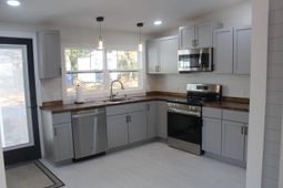 955 Laurie Lane photo 4