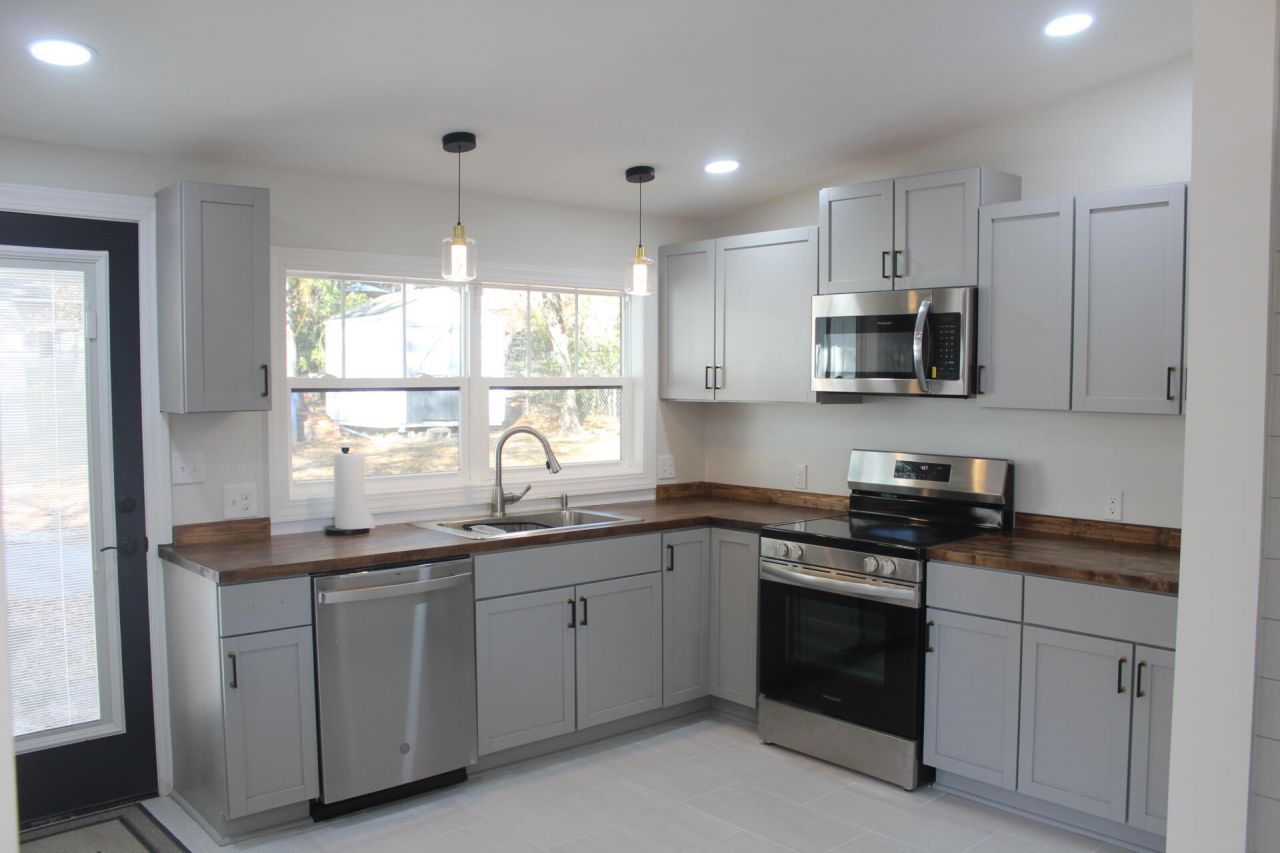 955 Laurie Lane Photo 5