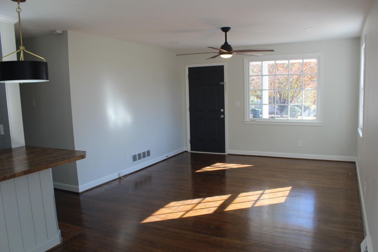 955 Laurie Lane Photo 7