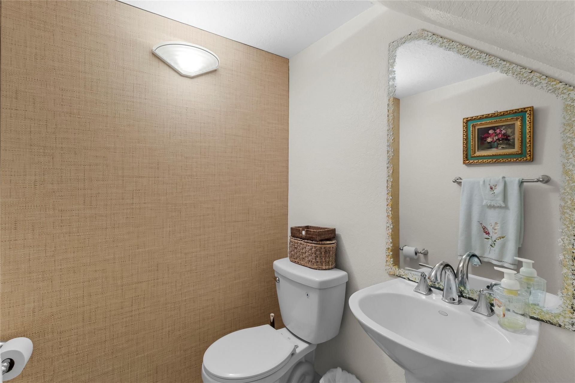 1900 Oceanwalk Lane, Unit 136, Lauderdale by the Sea, FL 33062 Photo