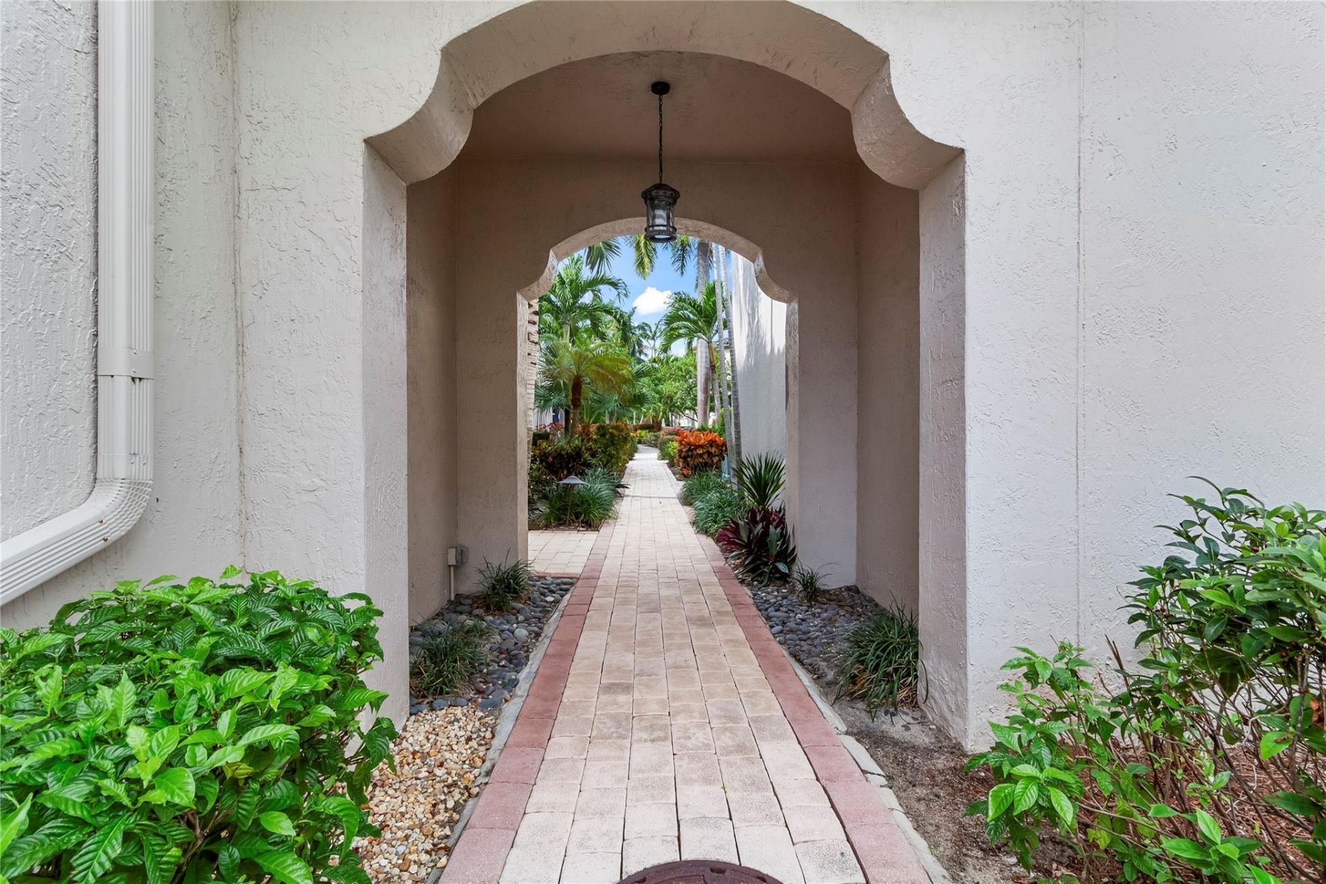 1900 Oceanwalk Lane, Unit 136, Lauderdale by the Sea, FL 33062 Photo