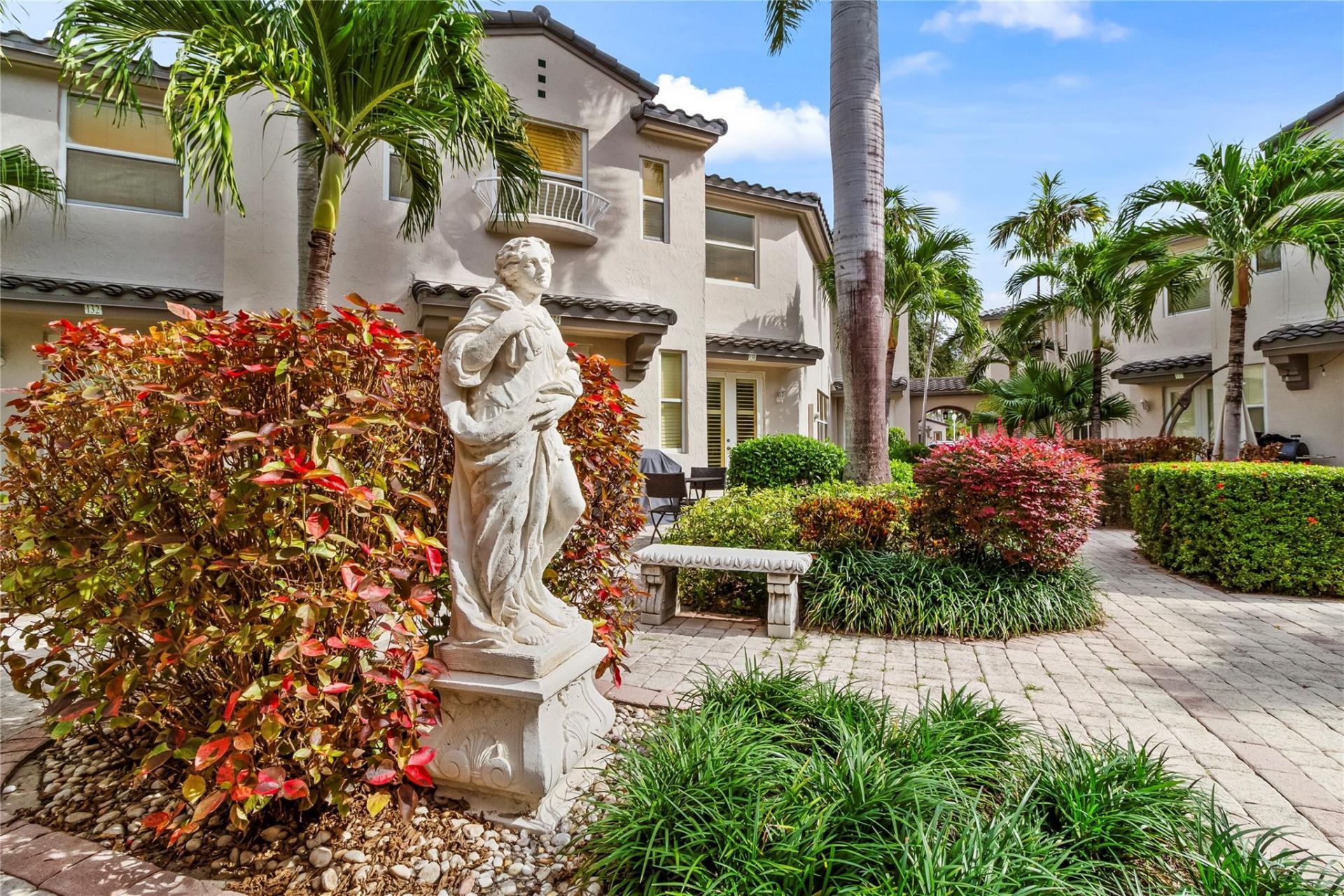 1900 Oceanwalk Lane, Unit 136, Lauderdale by the Sea, FL 33062 Photo