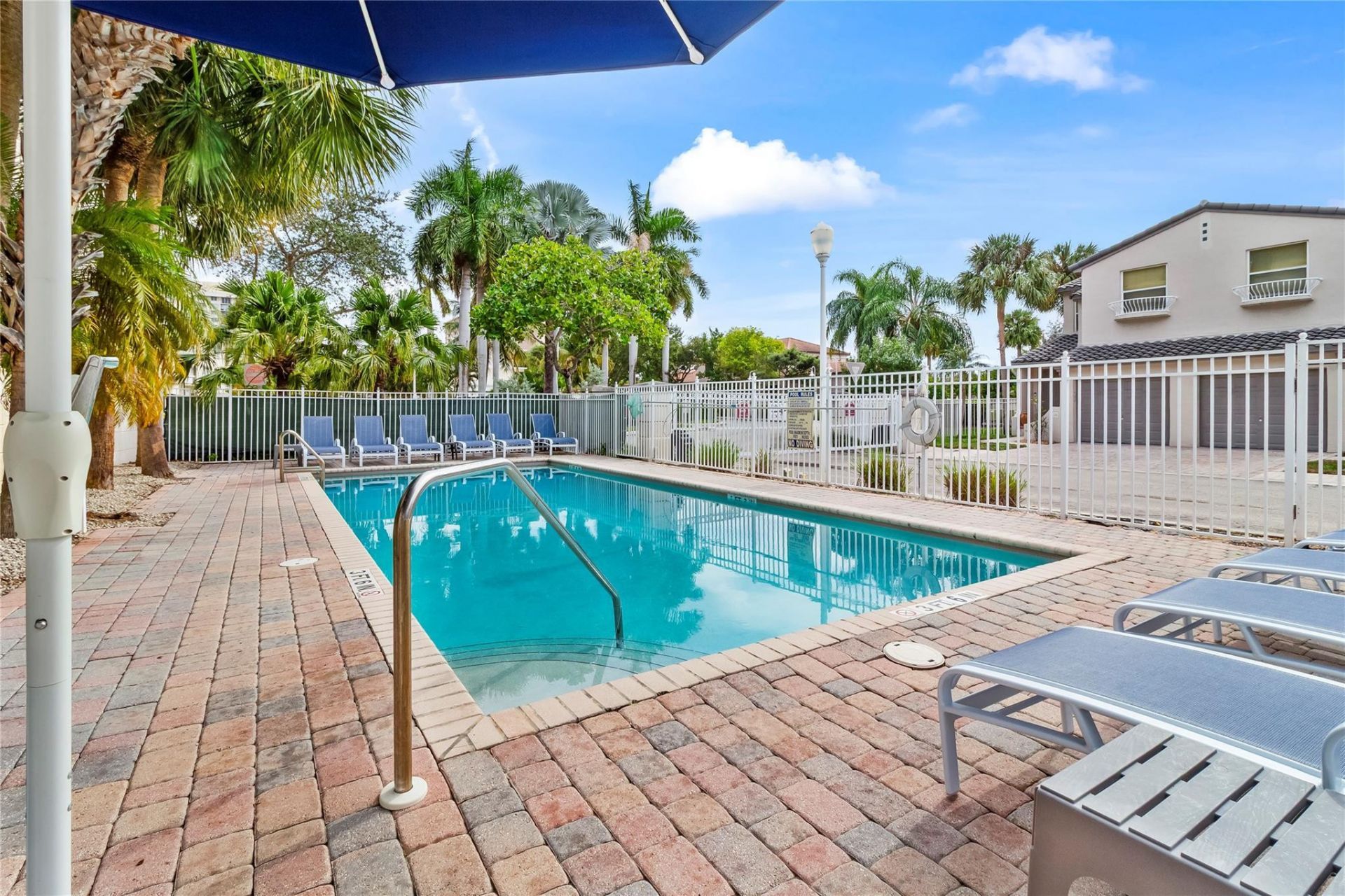 1900 Oceanwalk Lane, Unit 136, Lauderdale by the Sea, FL 33062 Photo