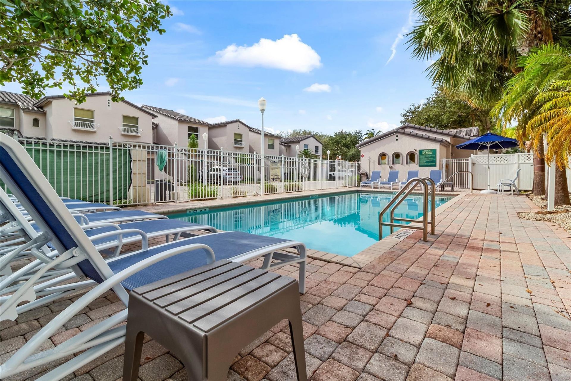 1900 Oceanwalk Lane, Unit 136, Lauderdale by the Sea, FL 33062 Photo