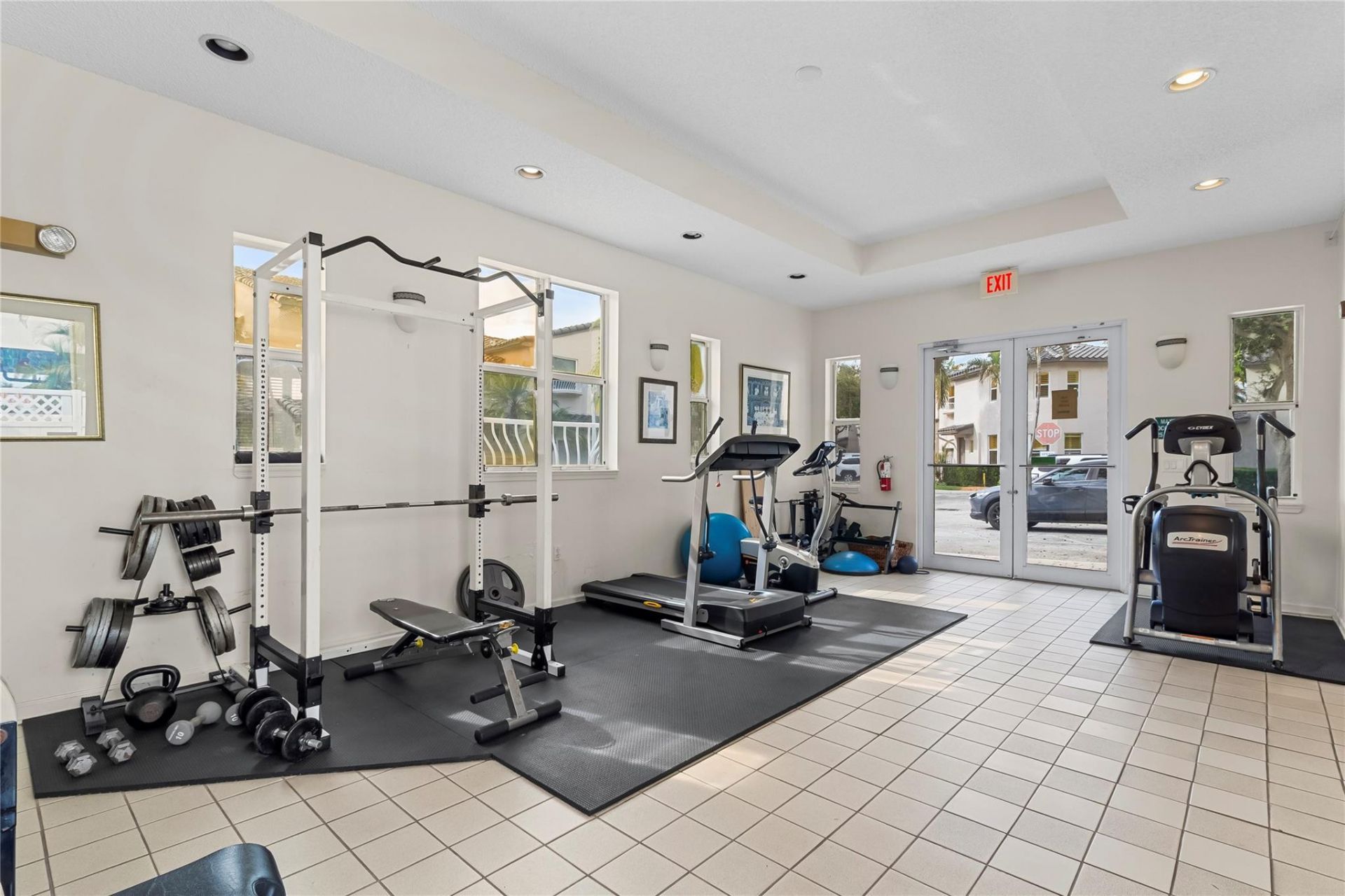 1900 Oceanwalk Lane, Unit 136, Lauderdale by the Sea, FL 33062 Photo