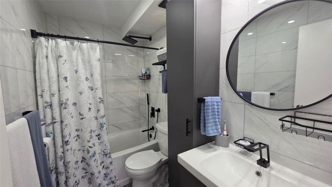 2831 Somerset Drive, Unit 105, Lauderdale Lakes, FL 33311 Photo