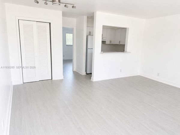 749 SE 15th St, Unit 10, Fort Lauderdale, FL 33316