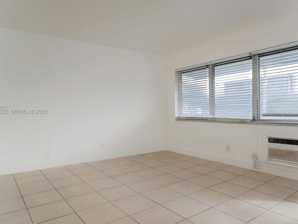 749 SE 15th St, Unit 10, Fort Lauderdale, FL 33316