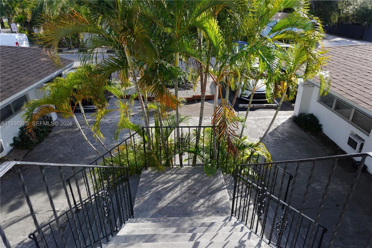 749 SE 15th St, Unit 10, Fort Lauderdale, FL 33316 Photo